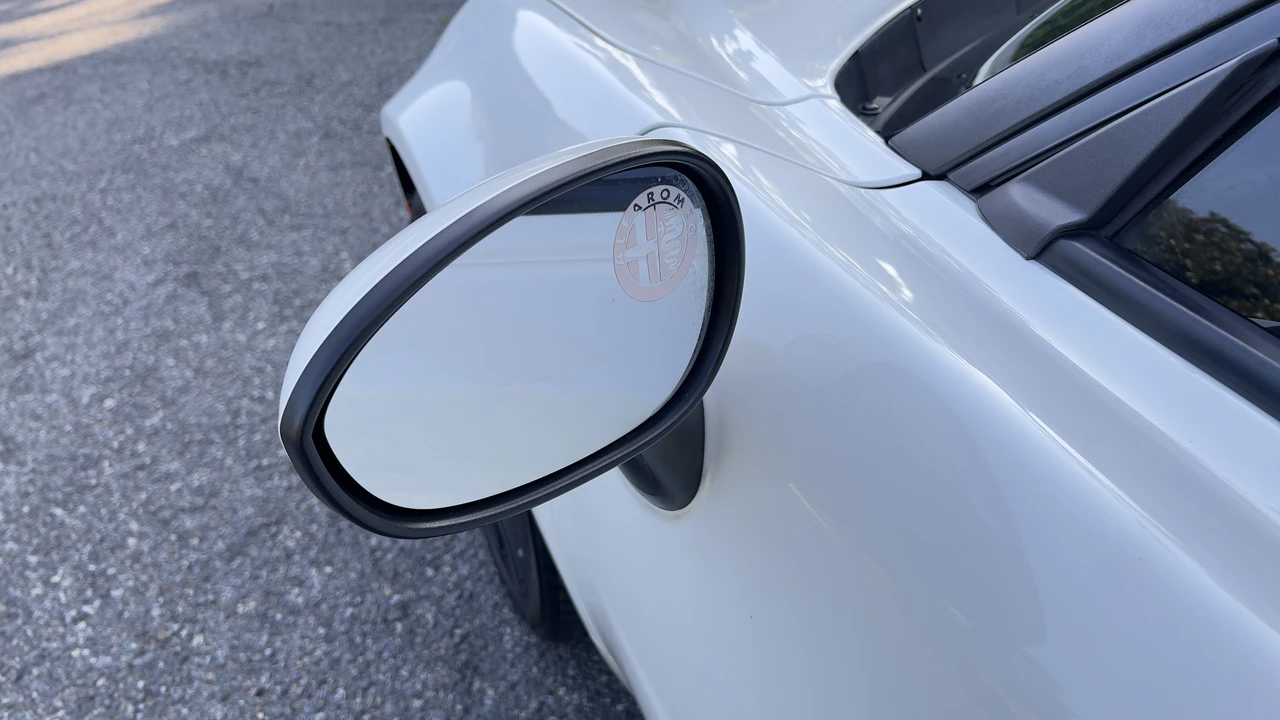 2016 Alfa Romeo 4C Coupe - Image 27 of 31