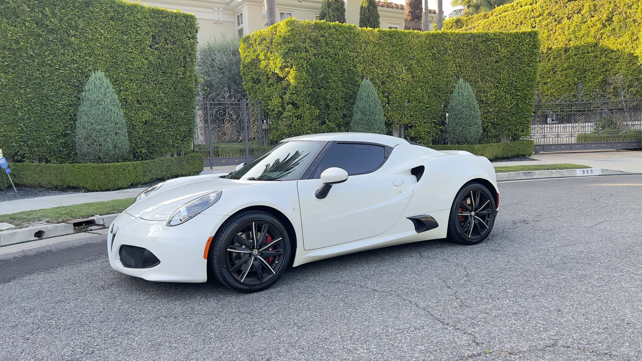 2016 Alfa Romeo 4C Coupe - Image 16 of 31
