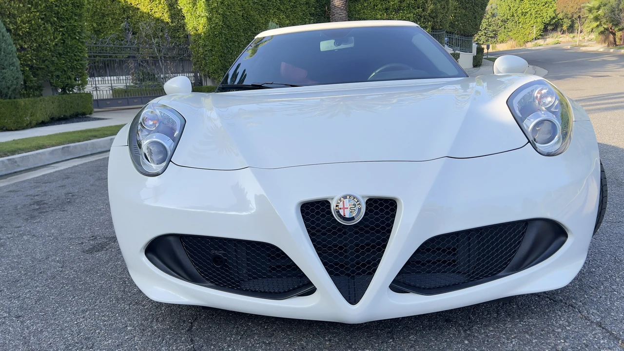 2016 Alfa Romeo 4C Coupe - Image 25 of 31