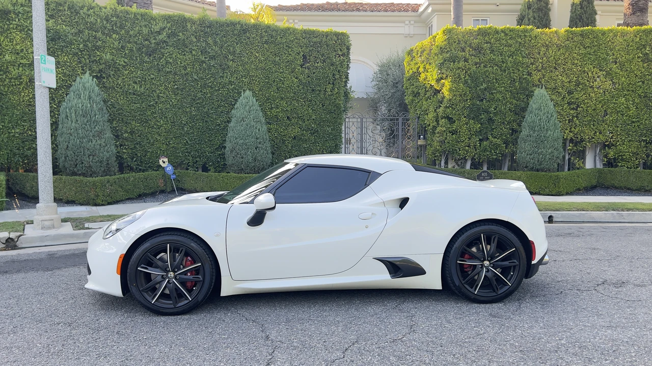2016 Alfa Romeo 4C Coupe - Image 15 of 31