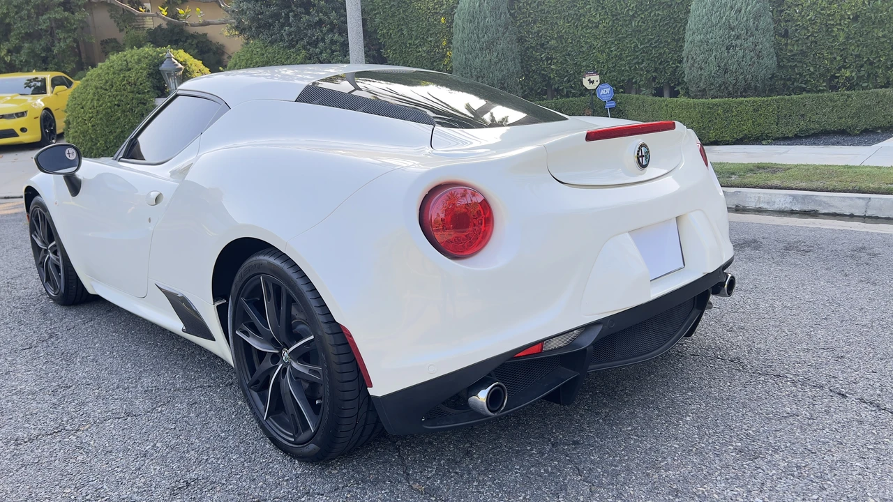 2016 Alfa Romeo 4C Coupe - Image 13 of 31