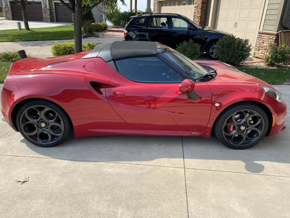 2016 Alfa Romeo 4C Spider - Image 12 of 31