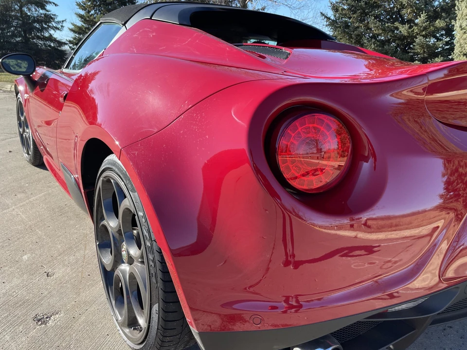2016 Alfa Romeo 4C Spider - Image 27 of 31