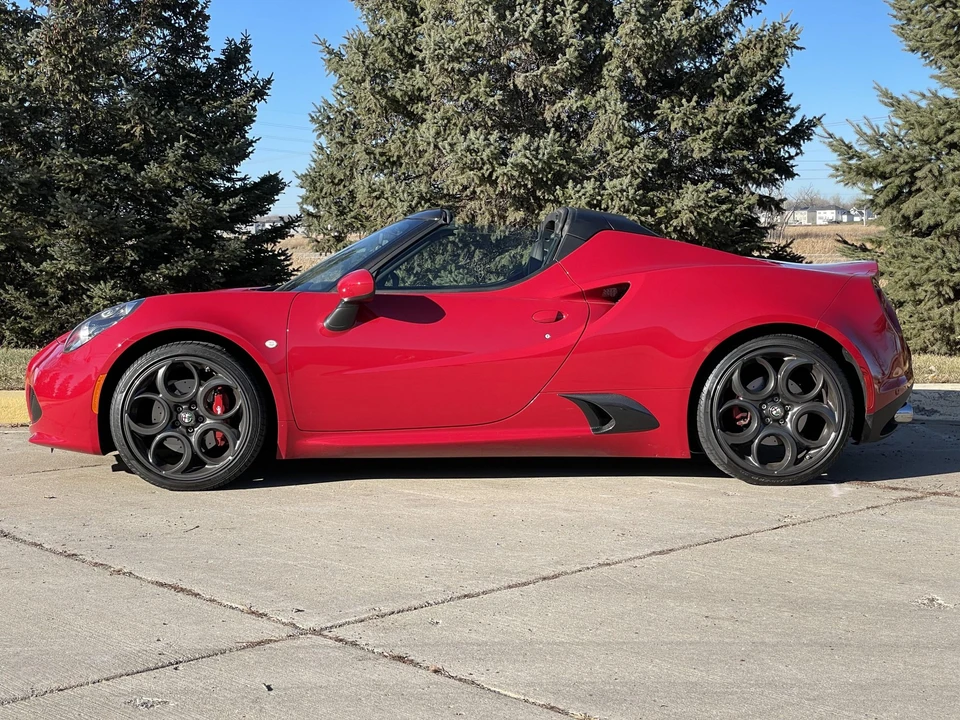 2016 Alfa Romeo 4C Spider - Image 3 of 31