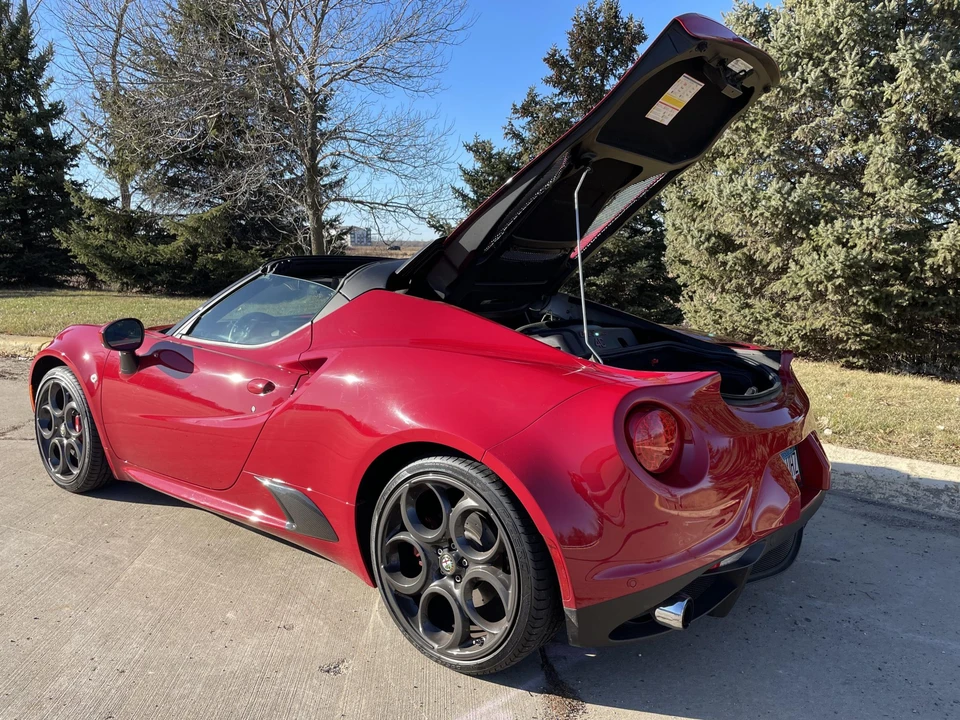 2016 Alfa Romeo 4C Spider - Image 7 of 31