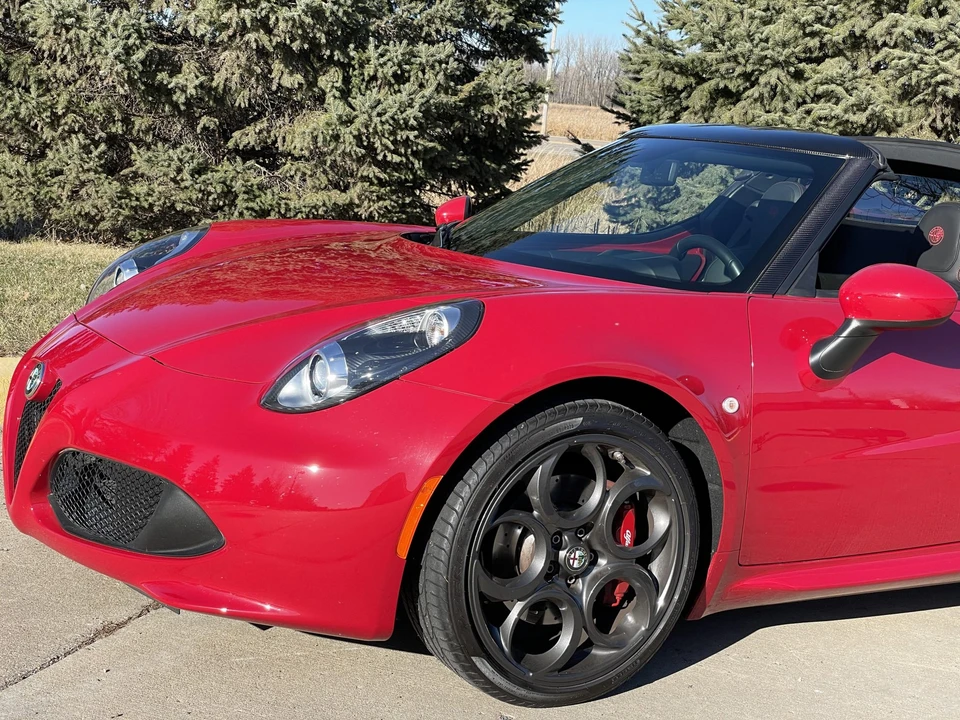 2016 Alfa Romeo 4C Spider - Image 19 of 31