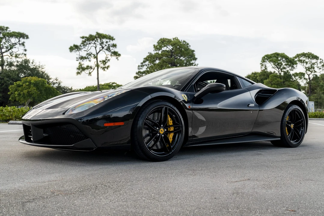 2016 Ferrari 488 GTB - Image 2 of 31