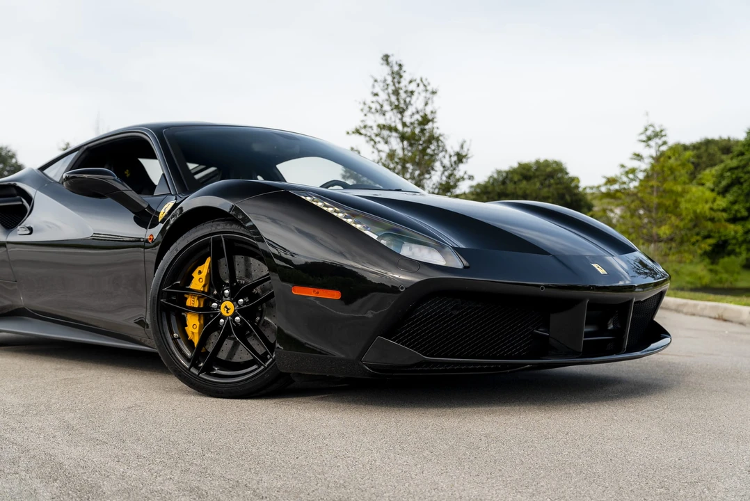 2016 Ferrari 488 GTB - Image 17 of 31