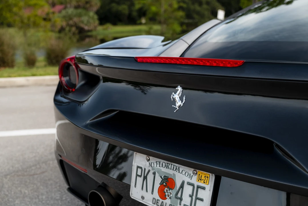 2016 Ferrari 488 GTB - Image 28 of 31