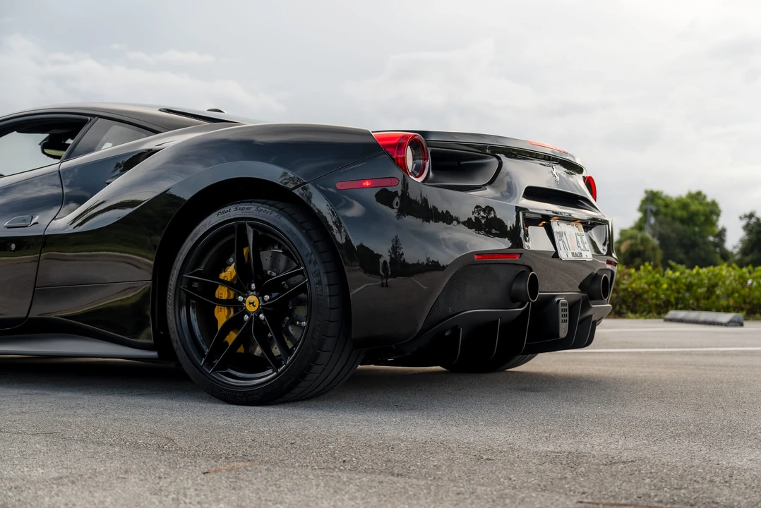 2016 Ferrari 488 GTB - Image 30 of 31