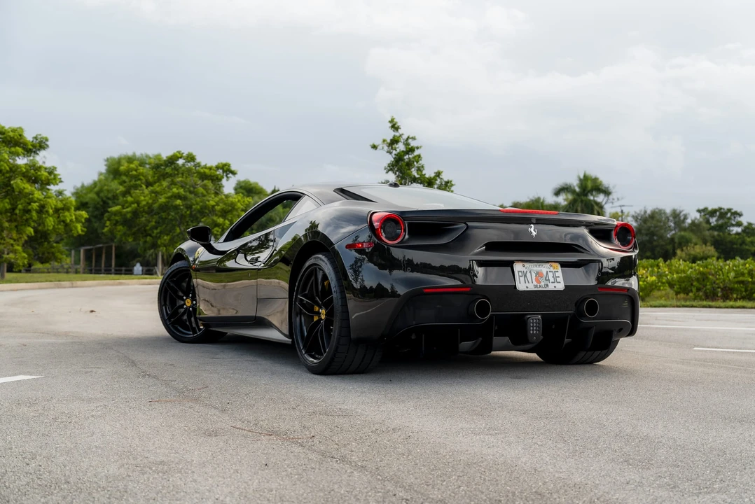 2016 Ferrari 488 GTB - Image 13 of 31