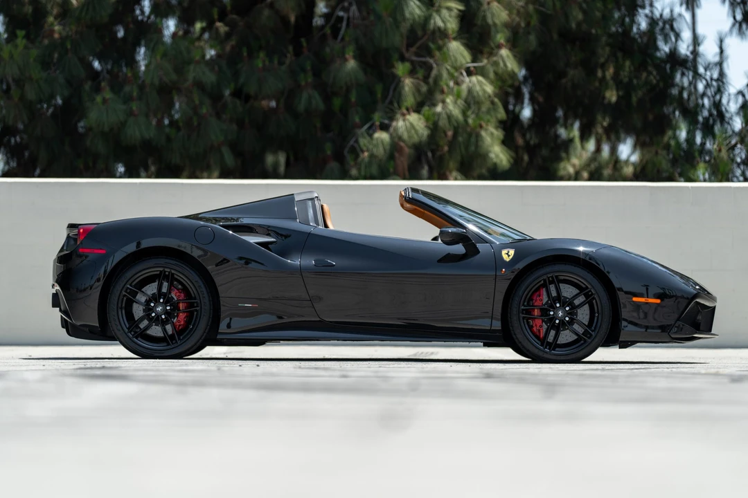 2016 Ferrari 488 Spider - Image 5 of 31