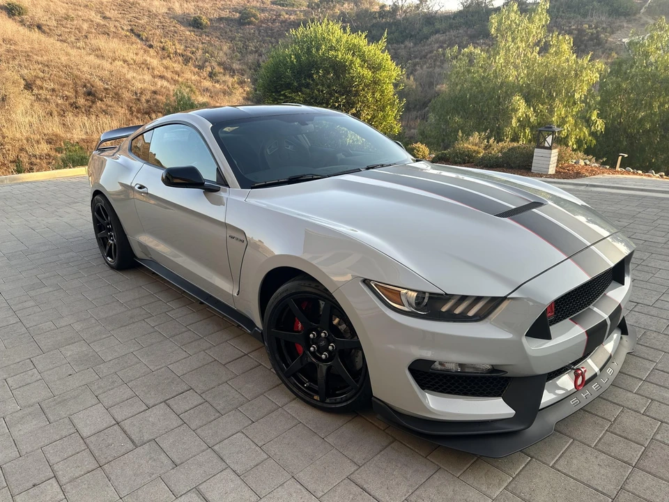 2016 Ford S550 Shelby Mustang GT350R - Image 2 of 31