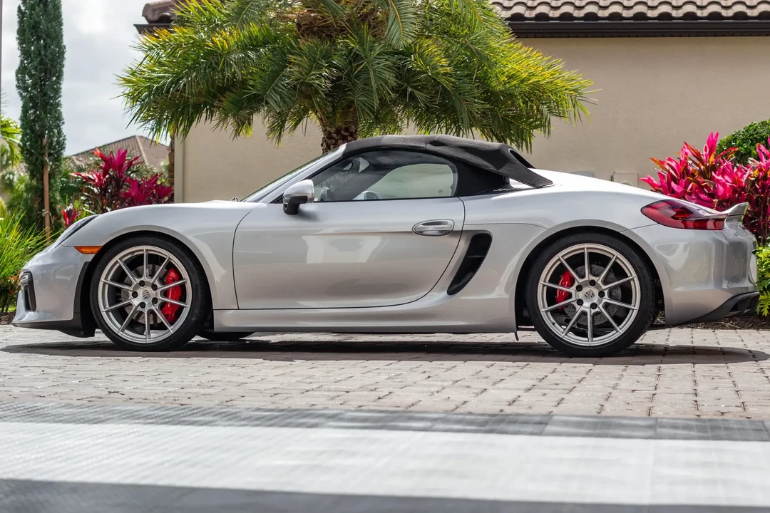 2016 Porsche 981 Boxster Spyder - Image 4 of 5