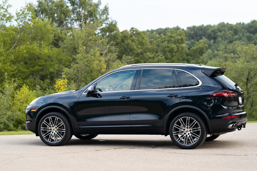 2016 Porsche 958 Cayenne S - Image 16 of 31