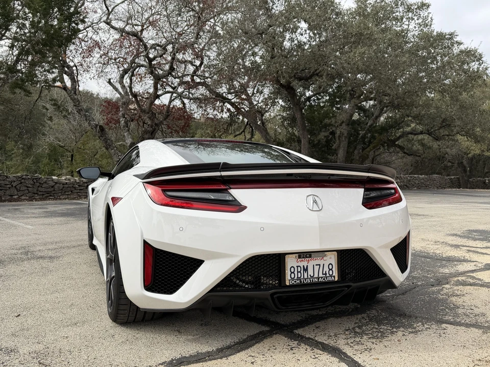 2017 Acura NC1 NSX - Image 10 of 31