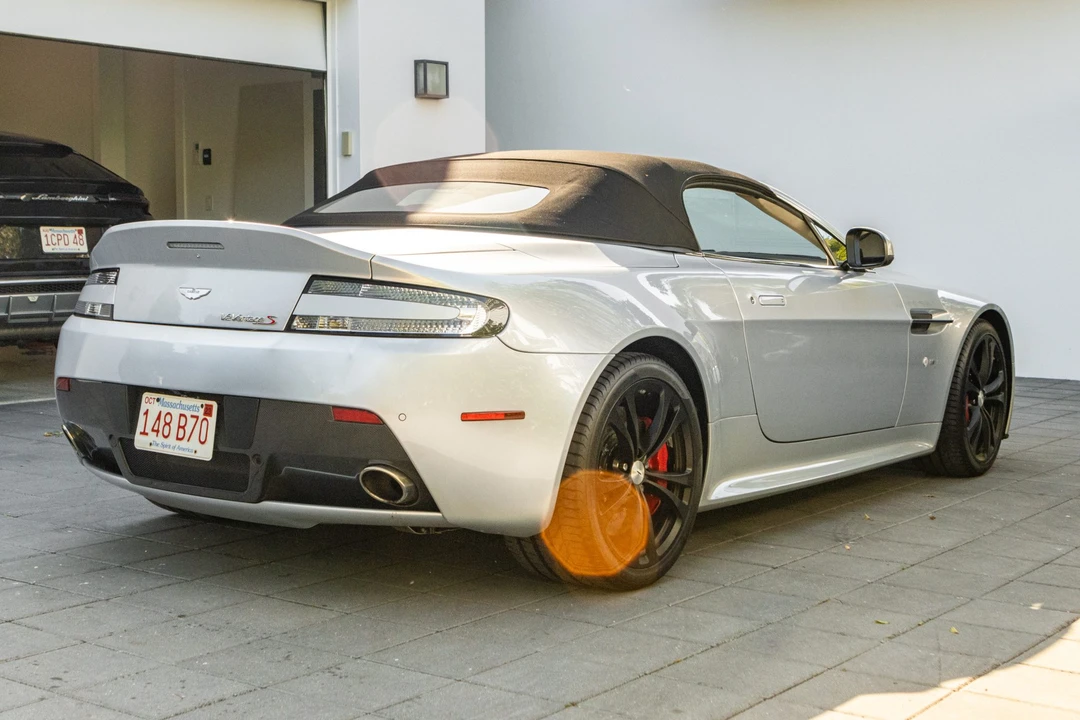 2017 Aston Martin V12 Vantage (2010-2018) - Image 6 of 31