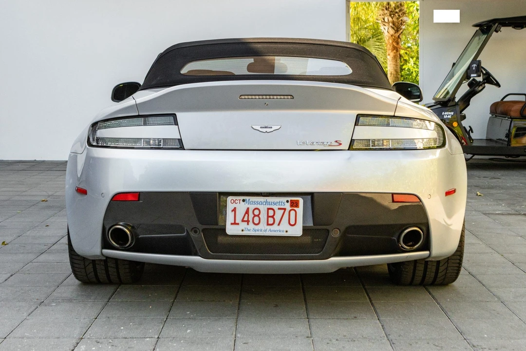 2017 Aston Martin V12 Vantage (2010-2018) - Image 5 of 31