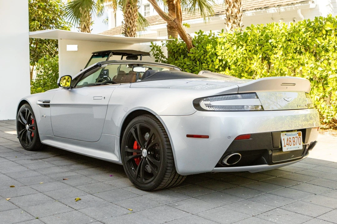 2017 Aston Martin V12 Vantage (2010-2018) - Image 12 of 31