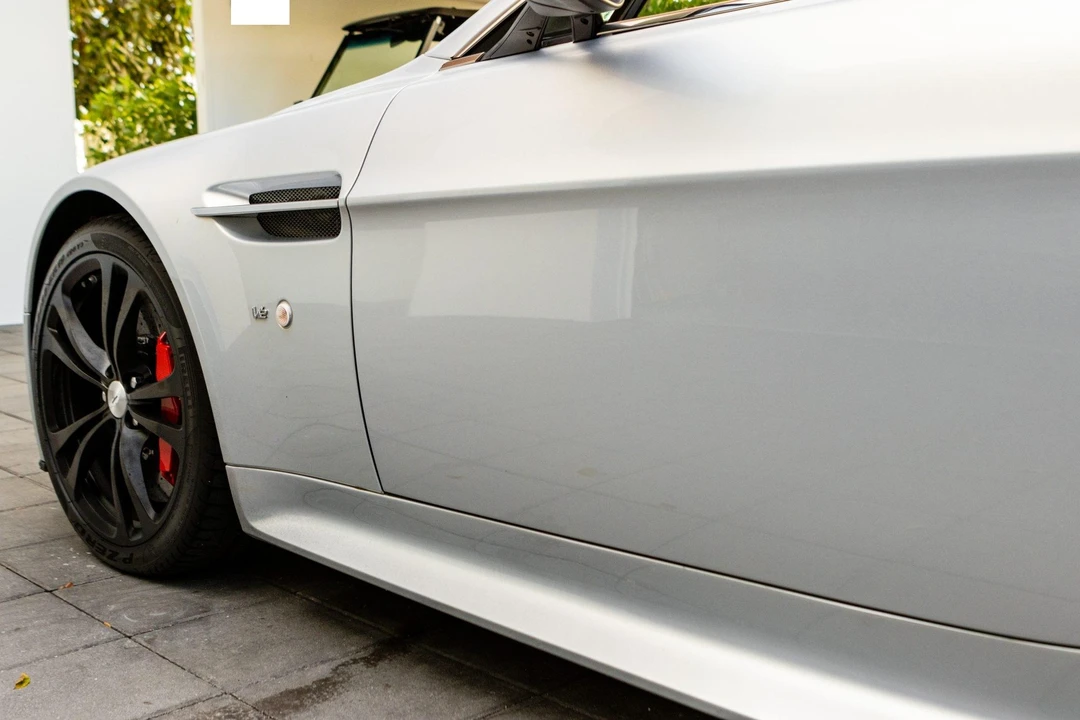 2017 Aston Martin V12 Vantage (2010-2018) - Image 25 of 31