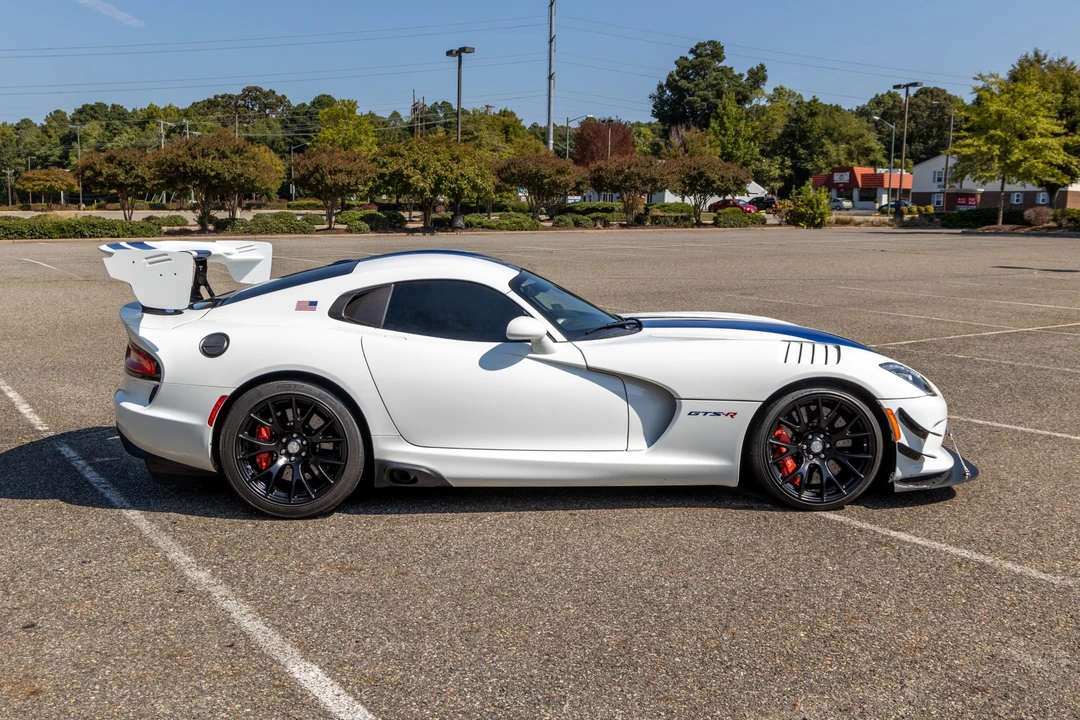2017 Dodge Viper ACR 5th Gen - Image 3 of 31