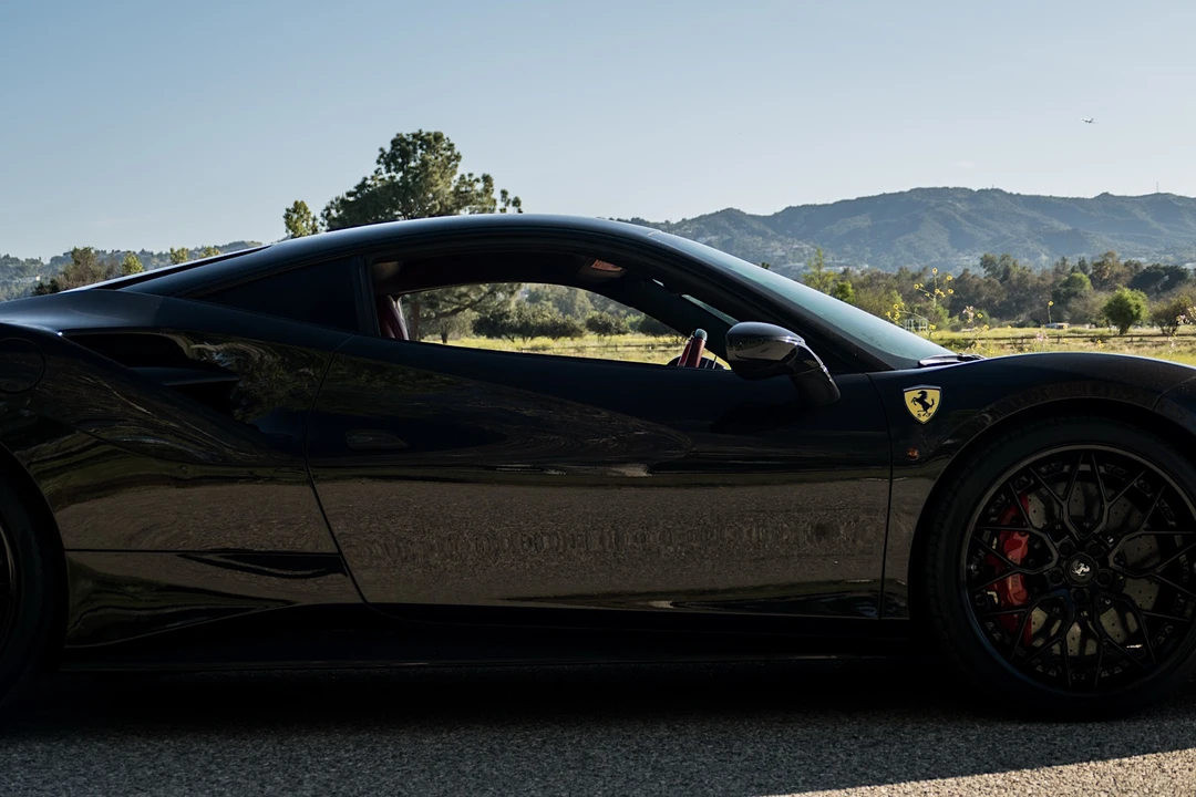 2017 Ferrari 488 GTB - Image 12 of 31
