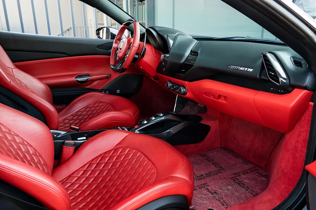2017 Ferrari 488 GTB - Image 28 of 31
