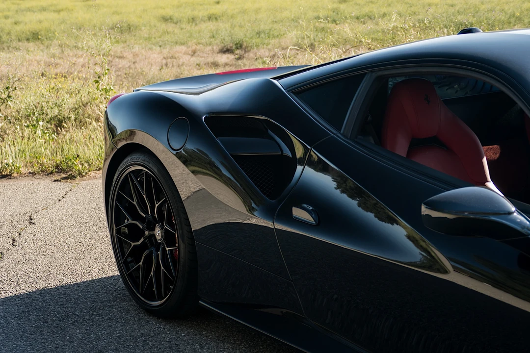 2017 Ferrari 488 GTB - Image 17 of 31