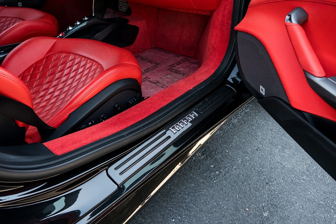 2017 Ferrari 488 GTB - Image 29 of 31
