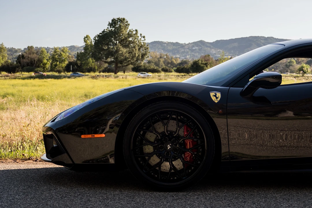 2017 Ferrari 488 GTB - Image 9 of 31