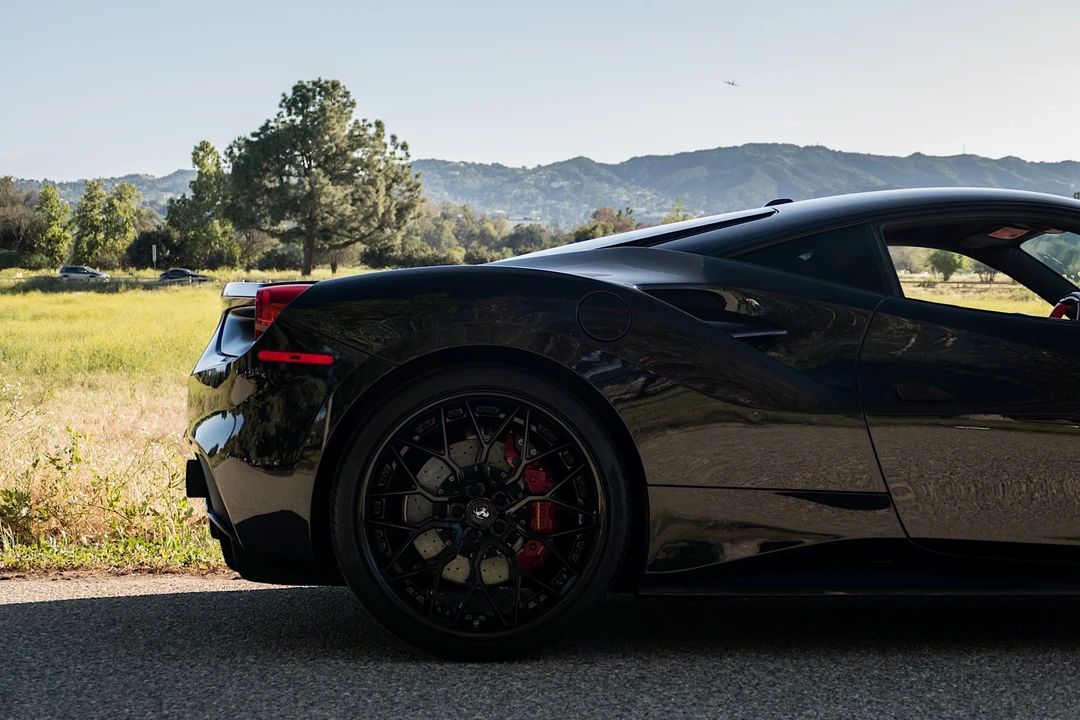 2017 Ferrari 488 GTB - Image 13 of 31