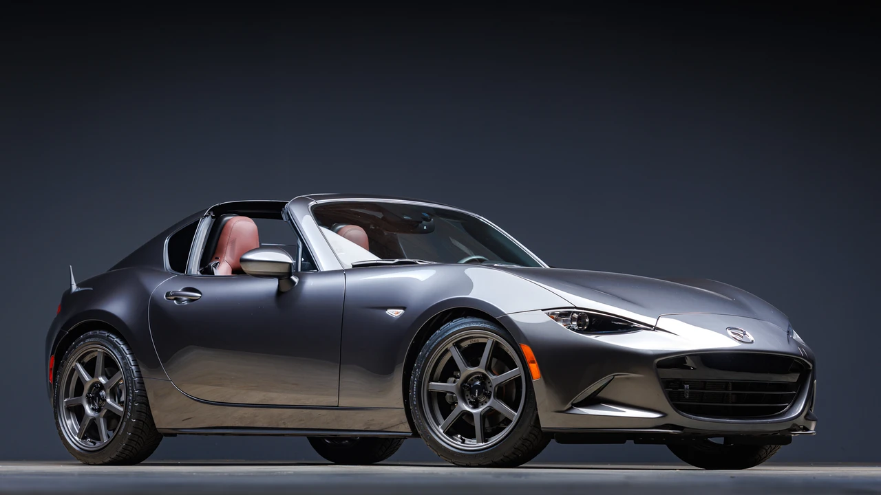 2017 Mazda ND MX-5 Miata - Image 13 of 31