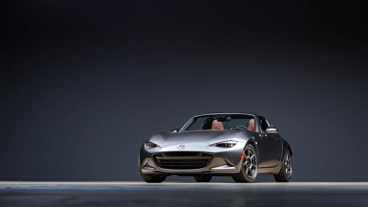 2017 Mazda ND MX-5 Miata - Image 4 of 31