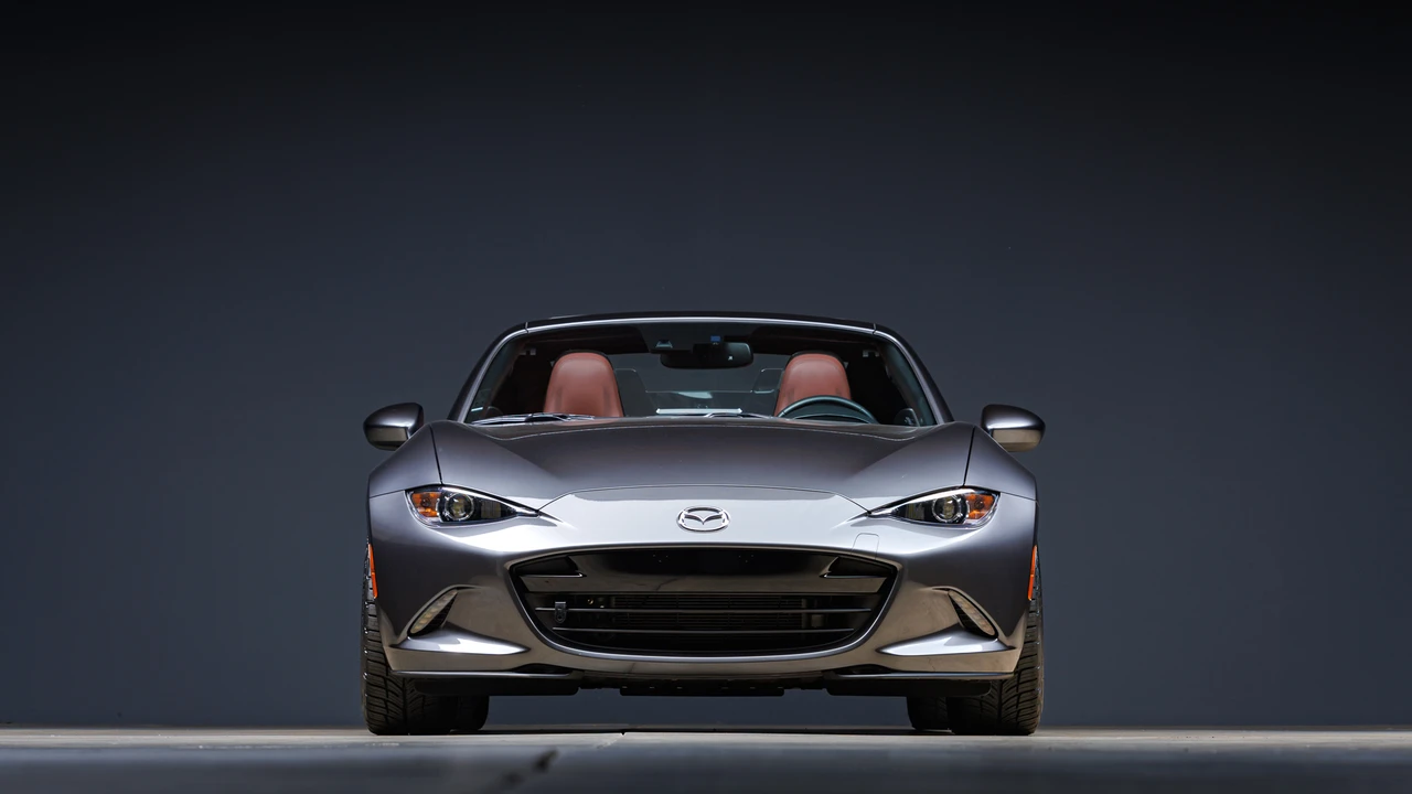 2017 Mazda ND MX-5 Miata - Image 8 of 31