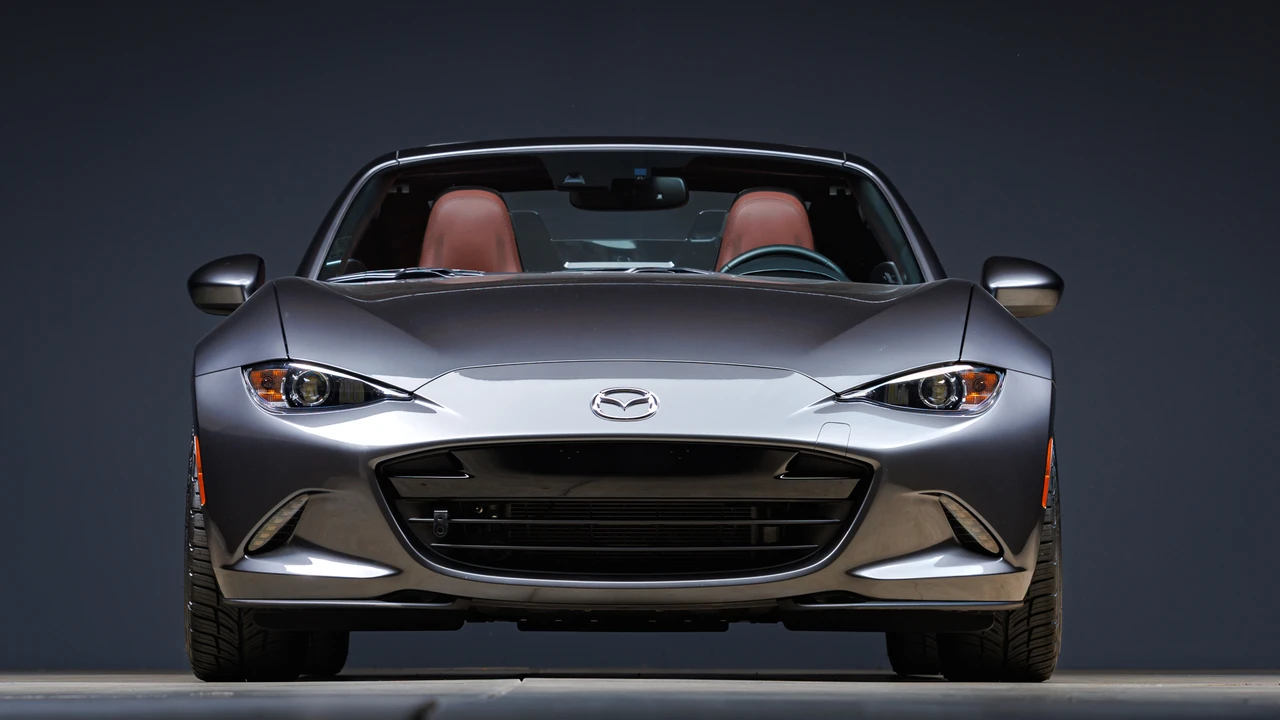 2017 Mazda ND MX-5 Miata - Image 9 of 31