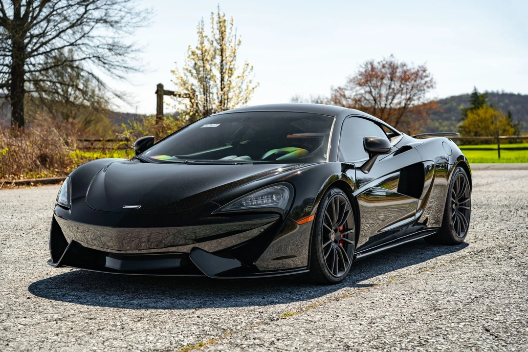 2017 McLaren 570S - Image 7 of 31