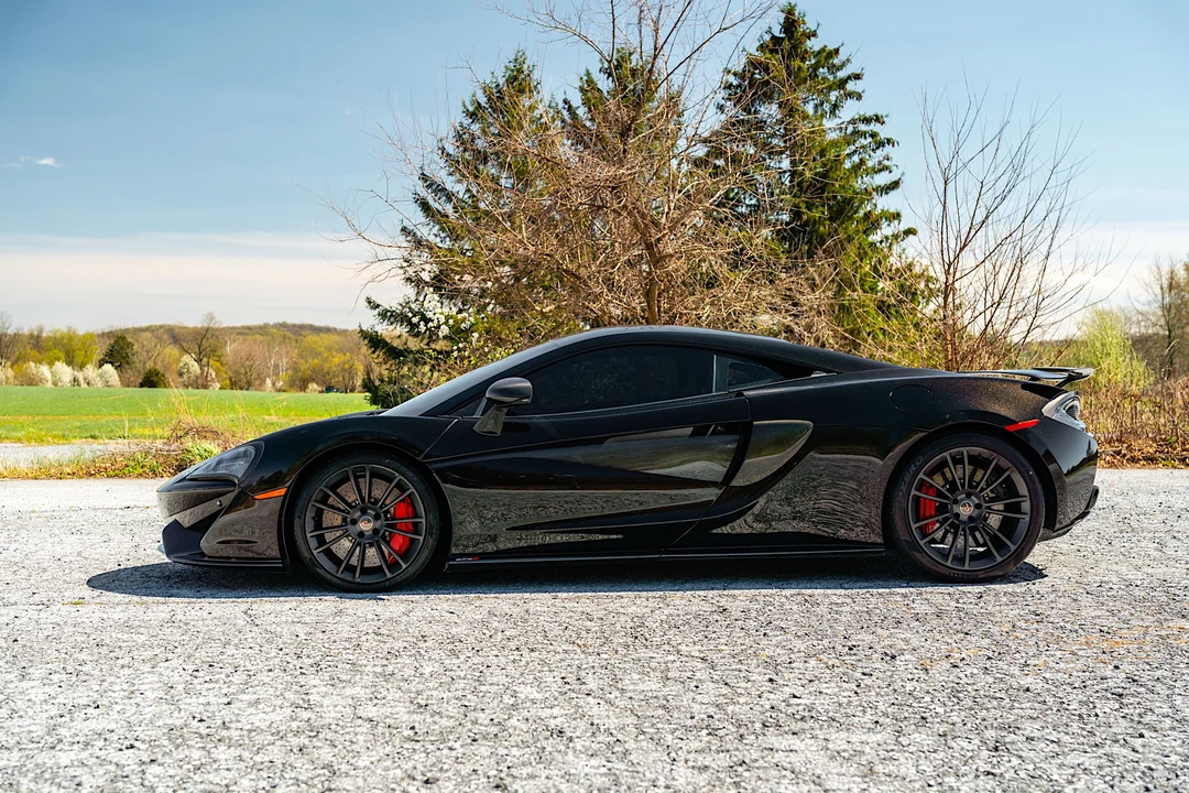 2017 McLaren 570S - Image 5 of 31