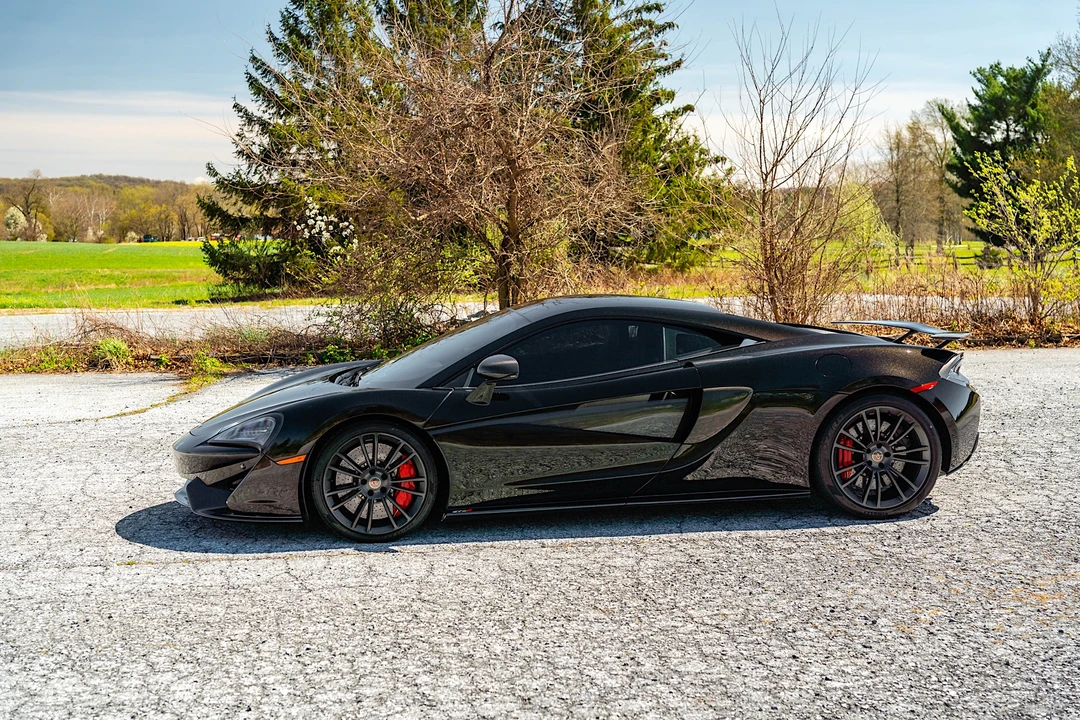 2017 McLaren 570S - Image 4 of 31