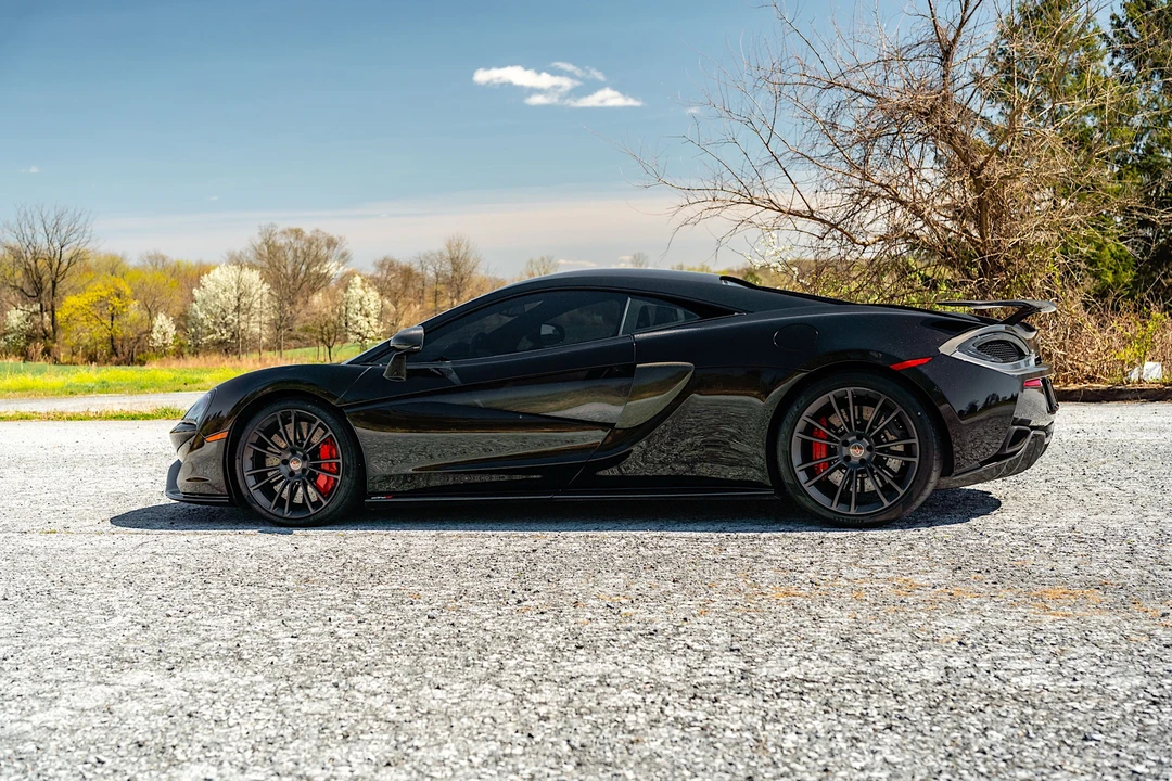 2017 McLaren 570S - Image 8 of 31