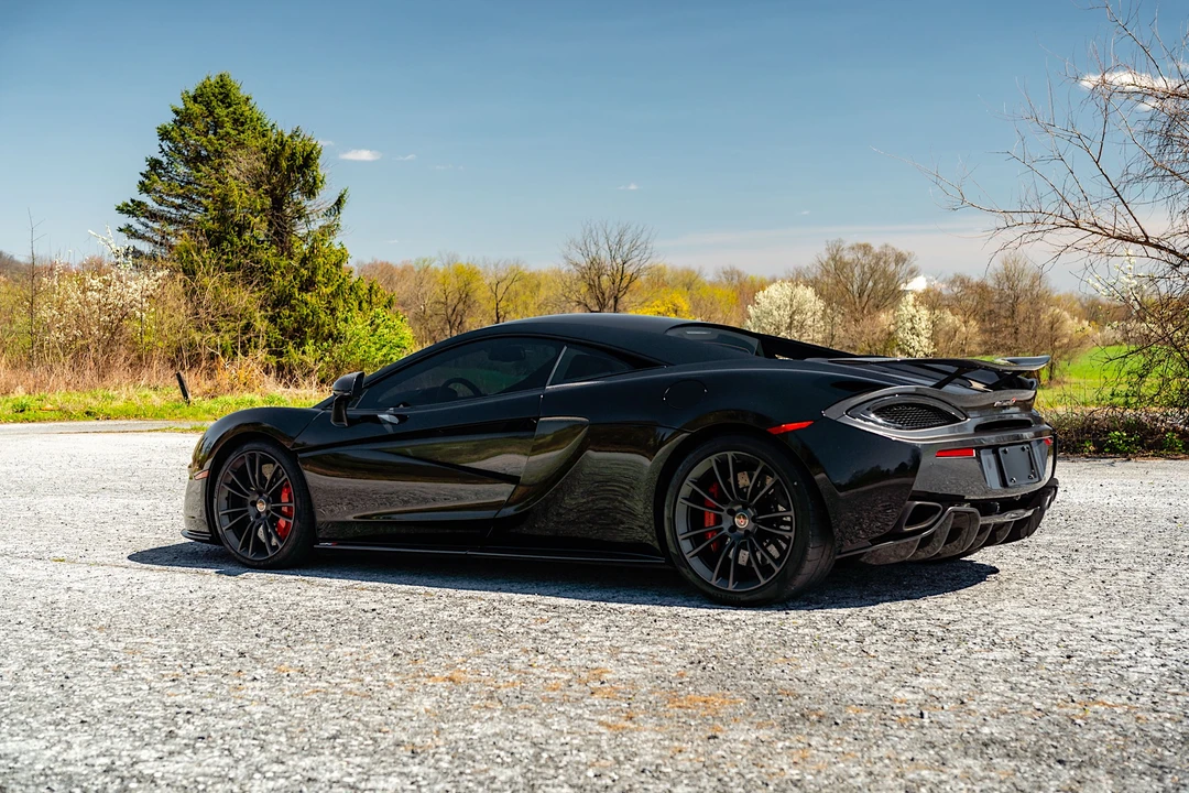 2017 McLaren 570S - Image 10 of 31