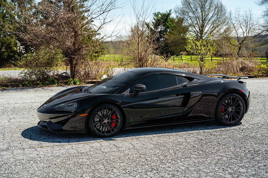 2017 McLaren 570S - Image 3 of 31