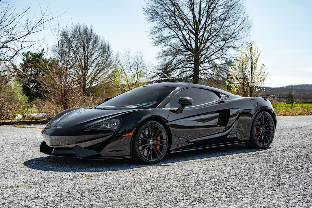 2017 McLaren 570S - Image 2 of 31