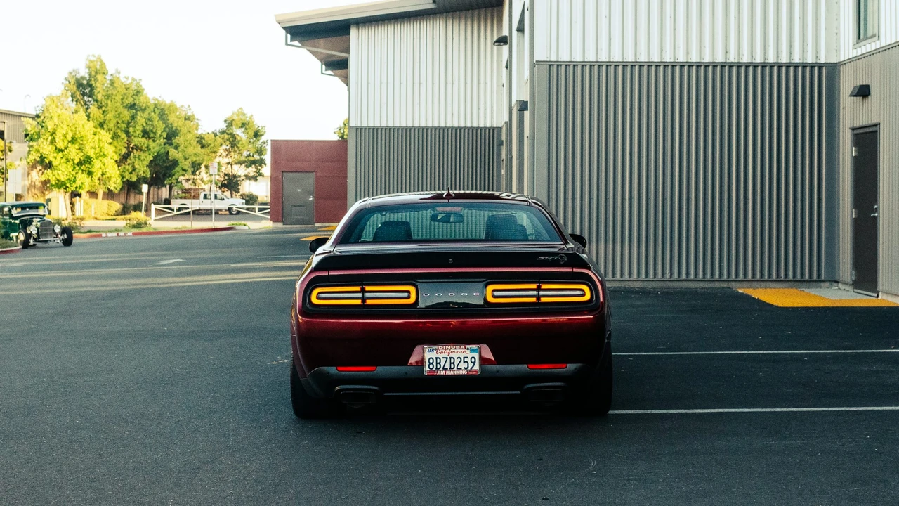 2018 Dodge Challenger SRT Hellcat 3rd Gen - Image 15 of 31