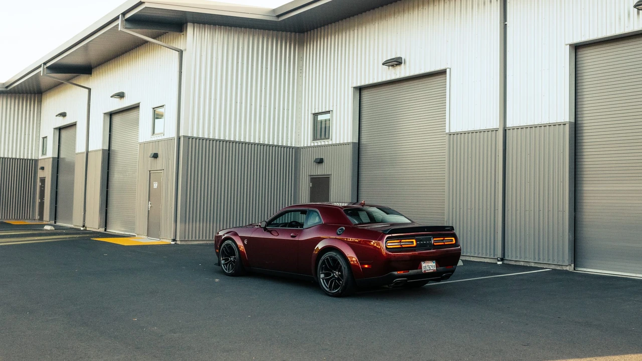 2018 Dodge Challenger SRT Hellcat 3rd Gen - Image 19 of 31