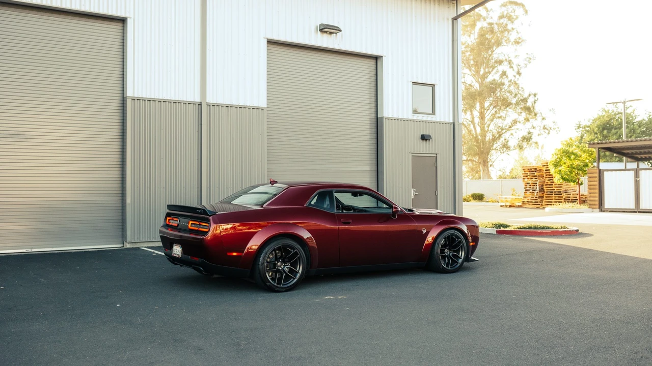 2018 Dodge Challenger SRT Hellcat 3rd Gen - Image 9 of 31
