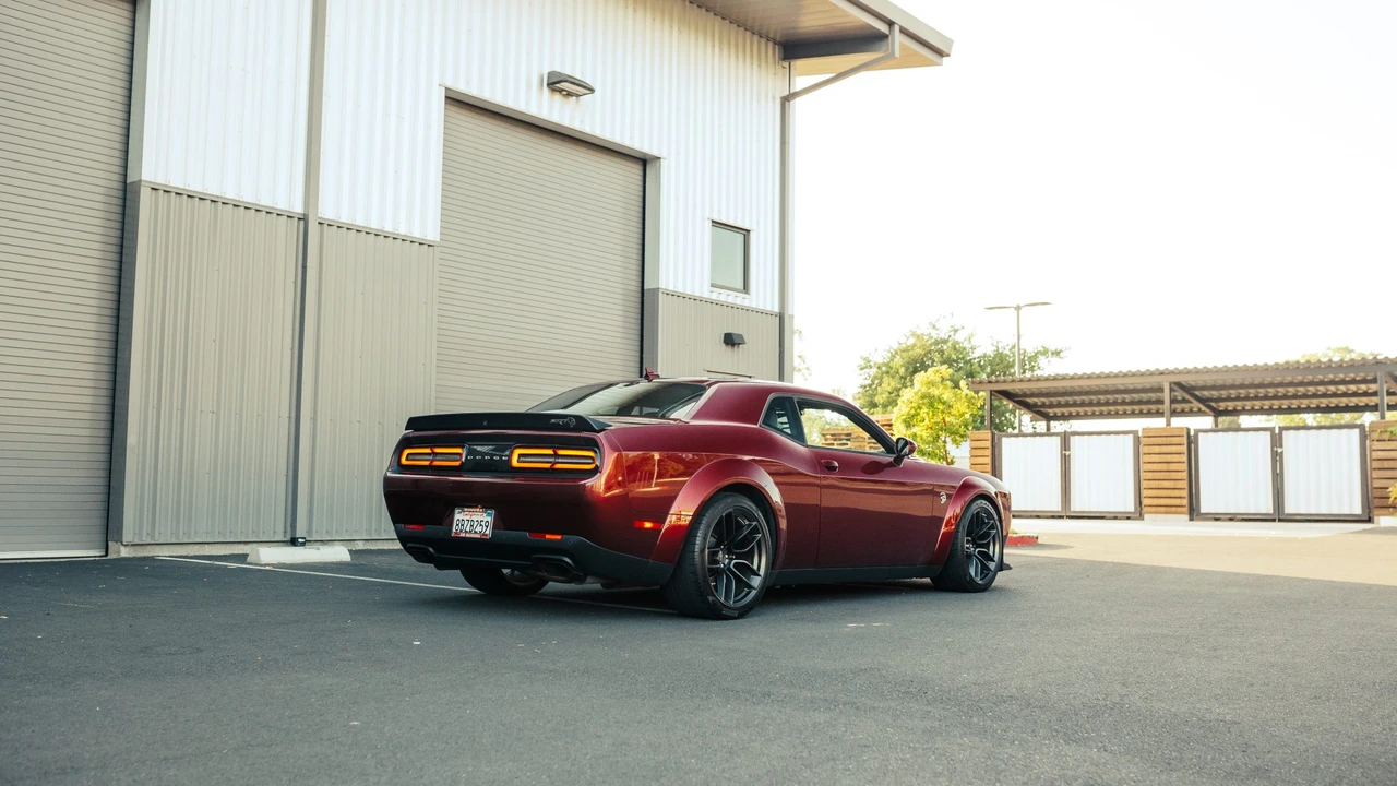2018 Dodge Challenger SRT Hellcat 3rd Gen - Image 14 of 31