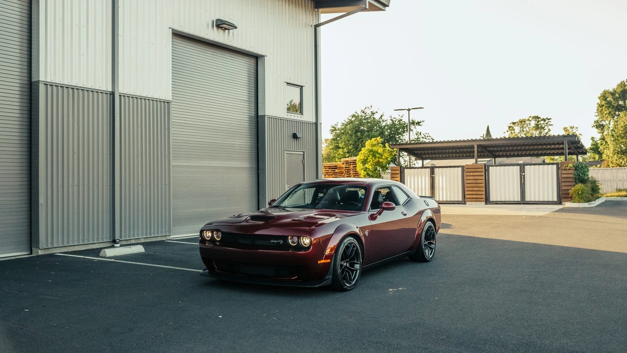 2018 Dodge Challenger SRT Hellcat 3rd Gen - Image 24 of 31