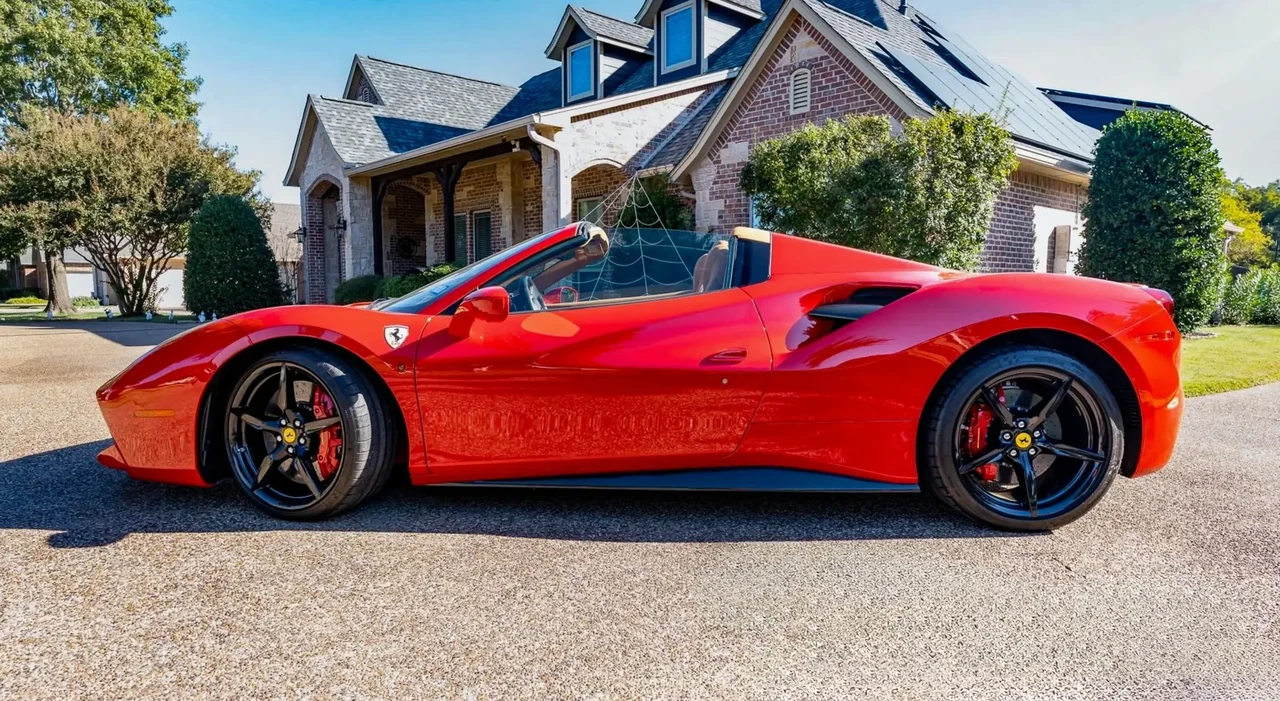 2018 Ferrari 488 Spider - Image 3 of 6