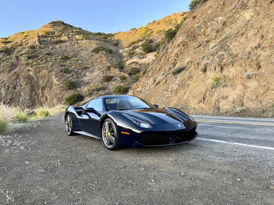 2018 Ferrari 488 Spider - Image 25 of 31