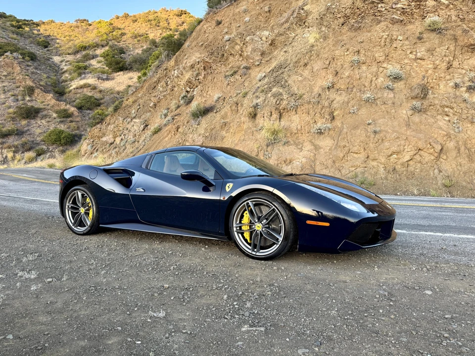 2018 Ferrari 488 Spider - Image 22 of 31